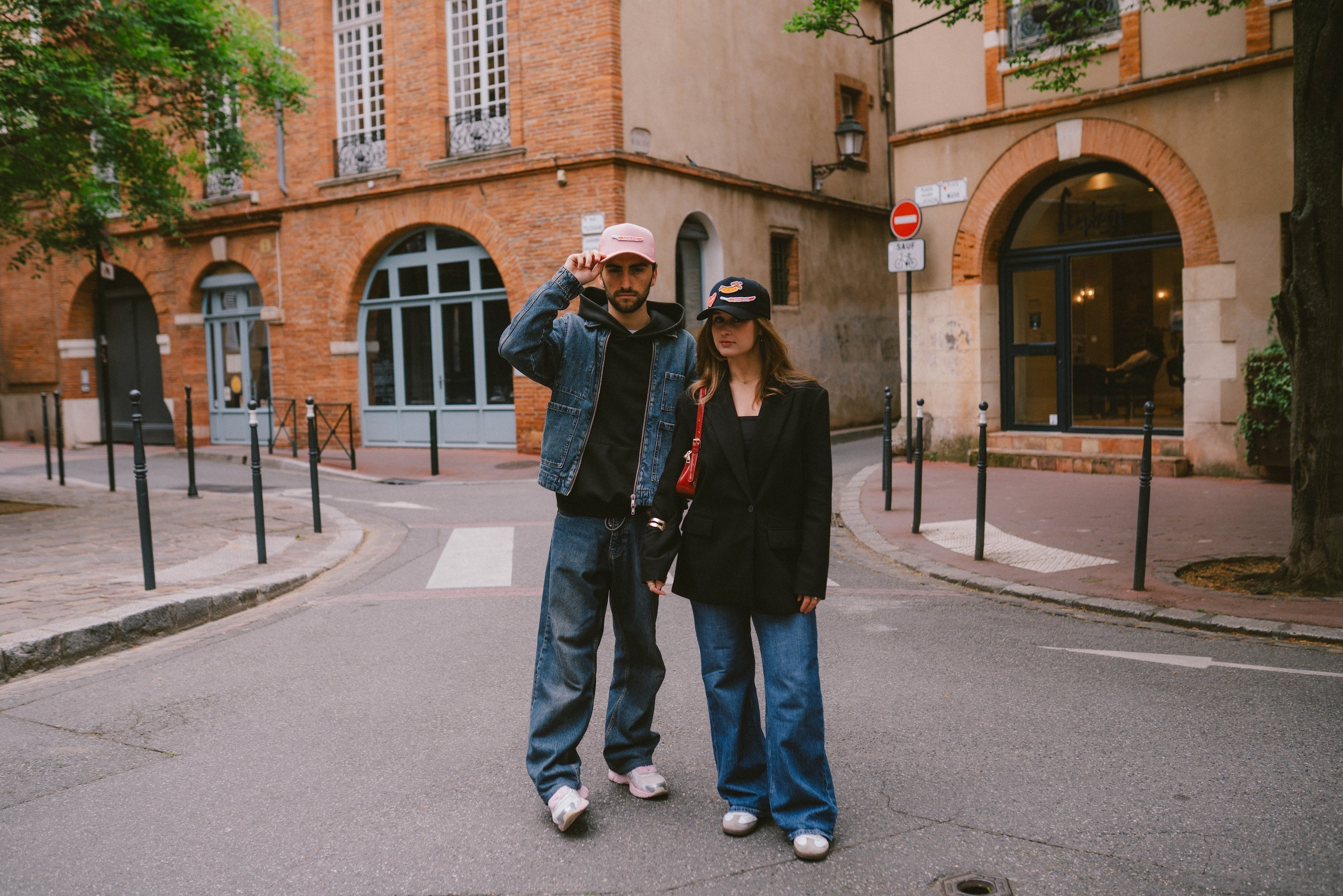 3 STYLES, 1 CASQUETTE : COMMENT ADAPTER TON FLOW DU MATIN AU SOIR - MUZO