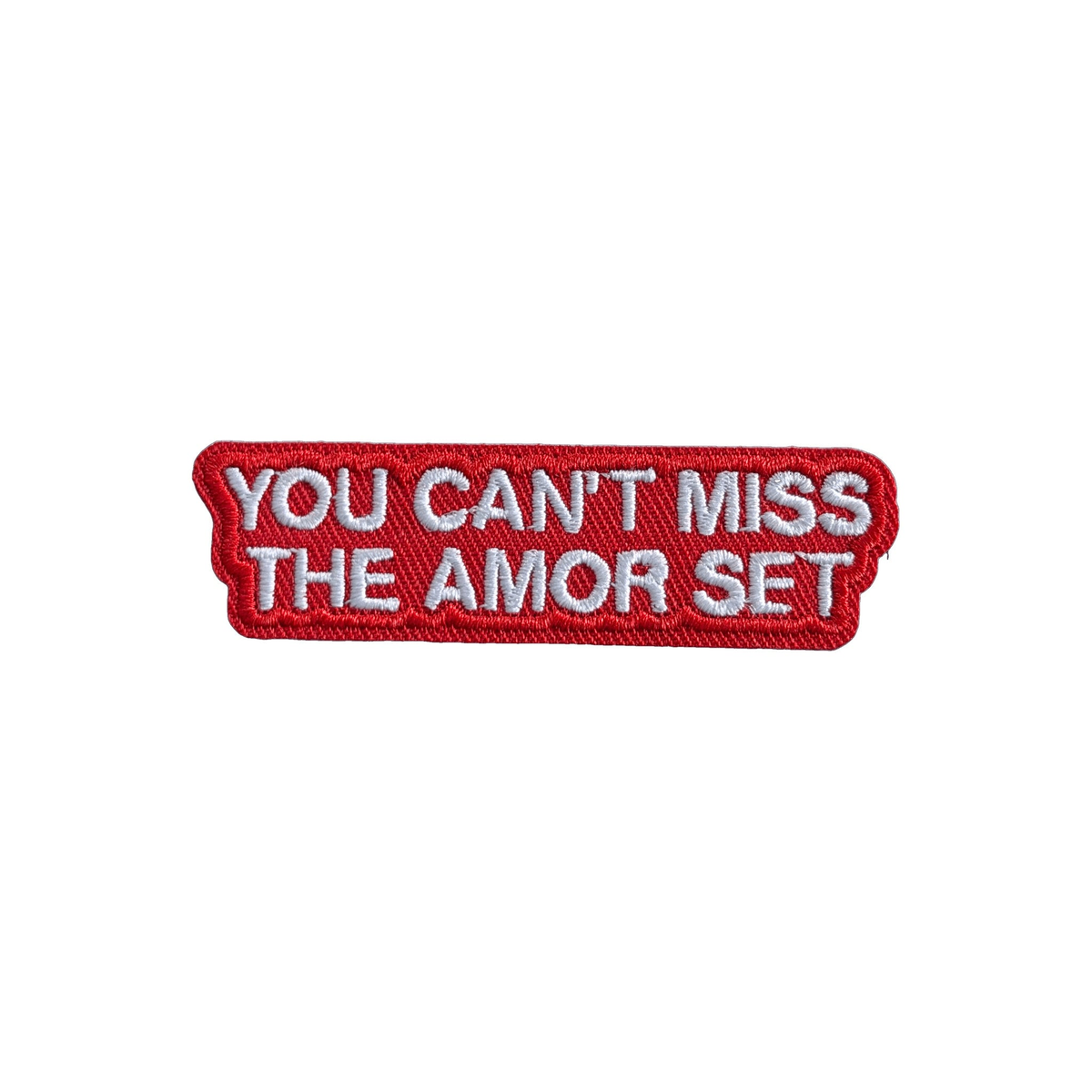 Patch brodé « You Can't Miss The Amor Set » à dos velcro pour casquette MUZO, édition limitée MUZO × Playa Amor